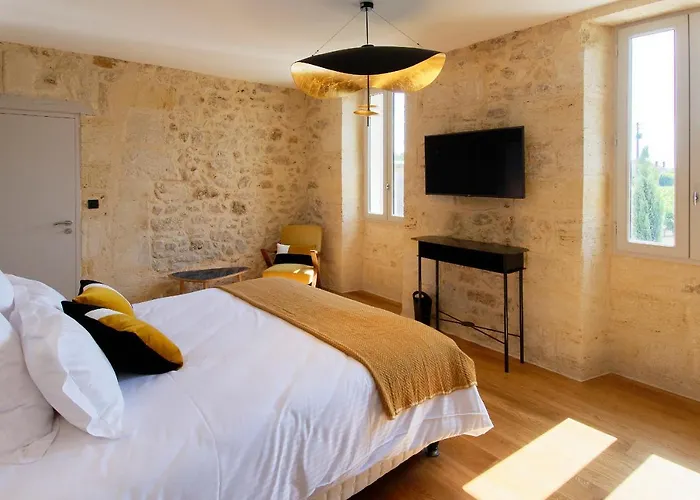 Chateau Croix De Labrie